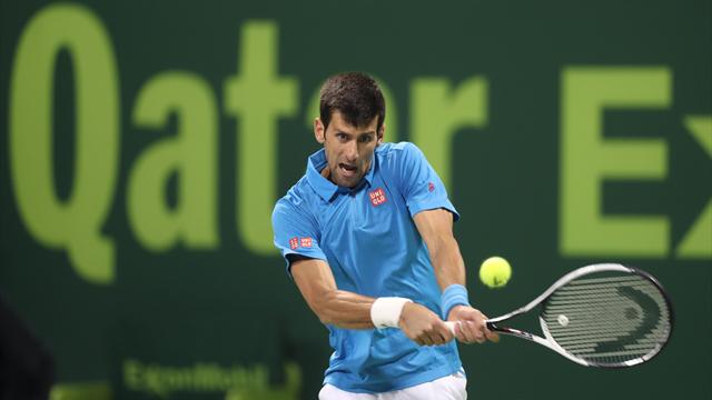 Bousculé, Djokovic s'en sort presque par miracle