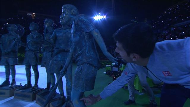 Djokovic tries to distract human statue in Doha Djokovic tries to distract human statue in Doha