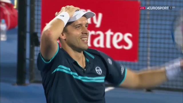 Dan Evans beaten by tearful Muller in Sydney final