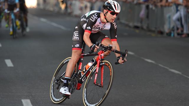 Ulissi vainqueur costaud, Porte nouveau leader