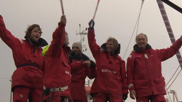Francis Joyon a écrasé le record du Jules Verne Francis Joyon a écrasé le record du Jules Verne