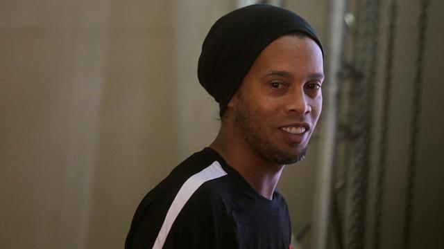 Ronaldinho nouvel ambassadeur du FC Barcelone