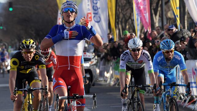 Pour sa première de l'année en bleu-blanc-rouge, Vichot fait chanter la Marseillaise