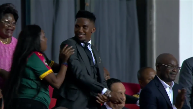 Vídeo: Así fue el gol que dio el título a Camerún y la celebración de Eto'o en el palco