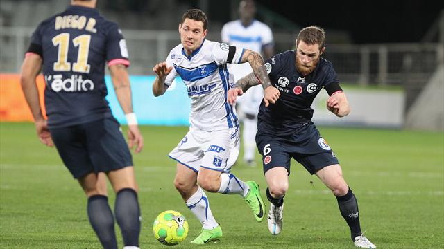 Auxerre cherche une lueur dans la grisaille