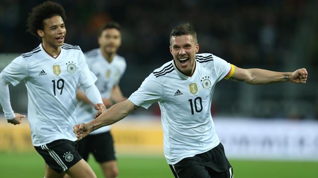 Podolski saluta col gol: la sua firma stende l'Inghilterra, 1-0 Germania
