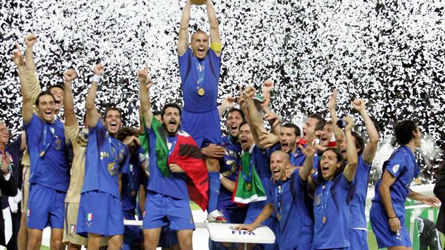 Il podio dei Mondiali 2006? Finito nella spazzatura... Ora prova ad acquistarlo Materazzi