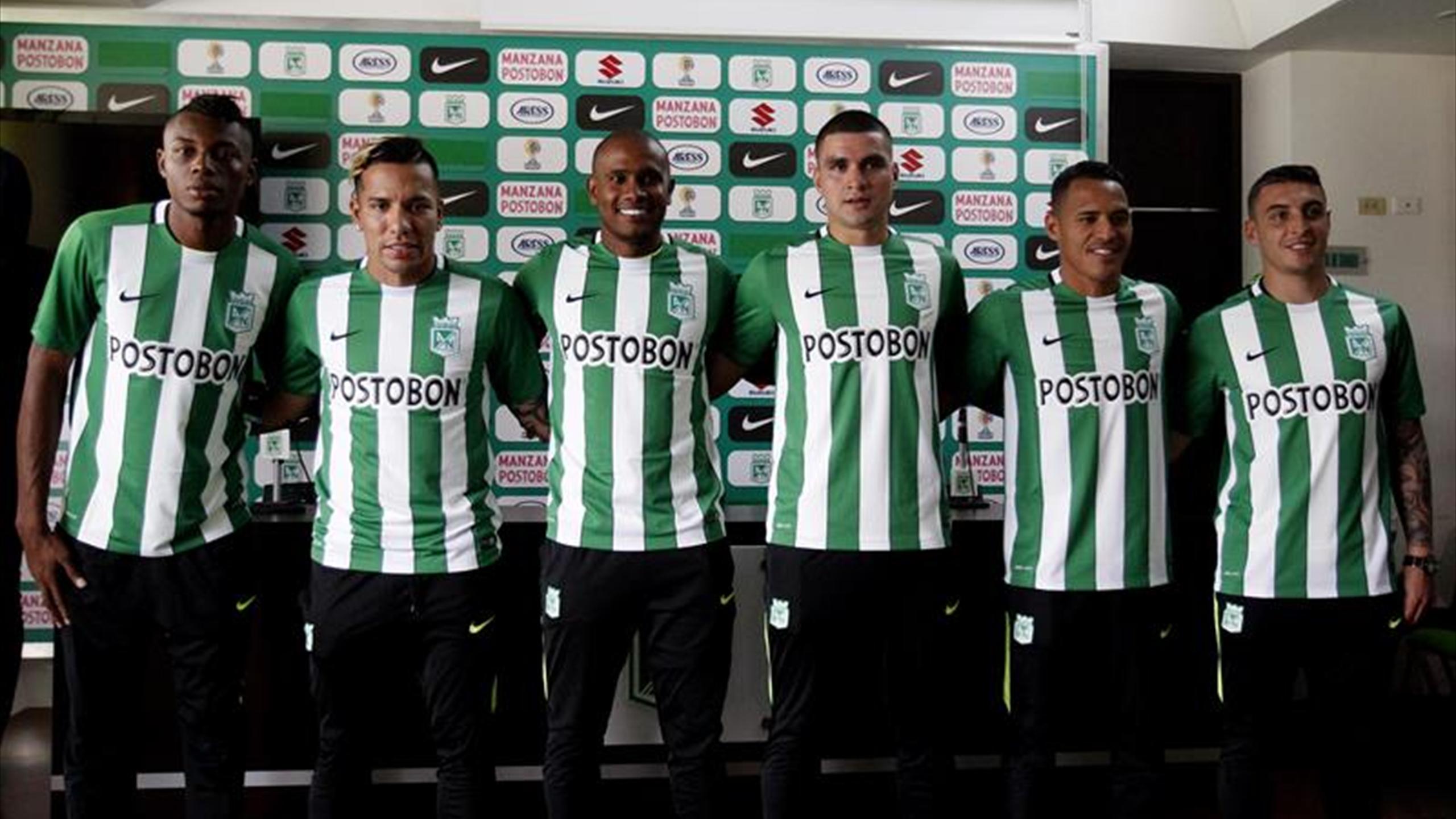Los jugadores del Atlético Nacional son recibidos como ...