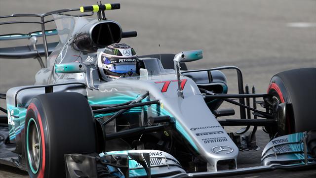 Record della pista per Bottas: prima pole in carriera e prima fila tutta Mercedes