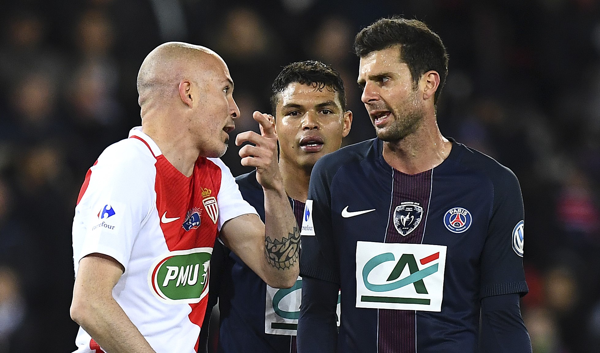 Andrea Raggi, Thiago Silva et Thiago Motta lors de la demi-finale de la Coupe de France PSG-Monaco, le 26 avril 2017.