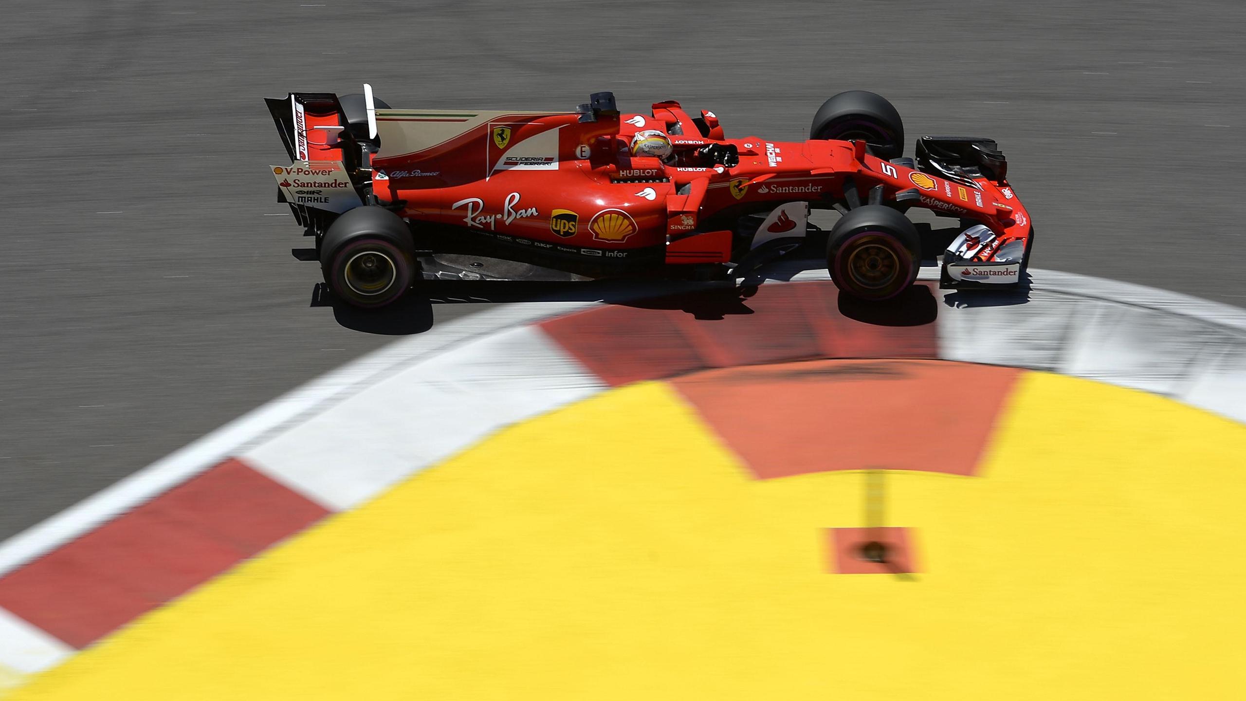 Sebastian Vettel (Ferrari) en pole devant Kimi Raikkonen ...