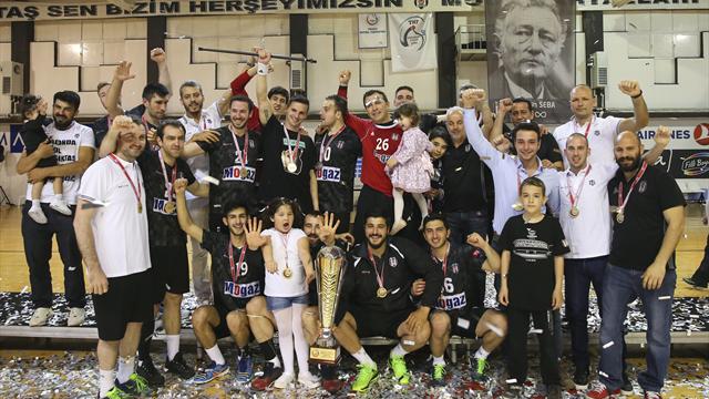 Beşiktaş Mogaz, şampiyonluk kupasını aldı