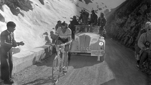 L'ennesima impresa di Fausto Coppi: la memorabile ascesa allo Stelvio gli regala il 5° Giro d'Italia L'ennesima impresa di Fausto Coppi: la memorabile ascesa allo Stelvio gli regala il 5° Giro d'Italia