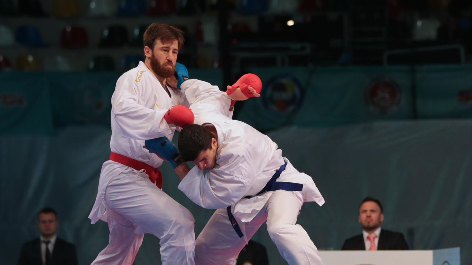 Erkek sporu karateyi kadın sporcular anlattı Erkek sporu karateyi kadın sporcular anlattı