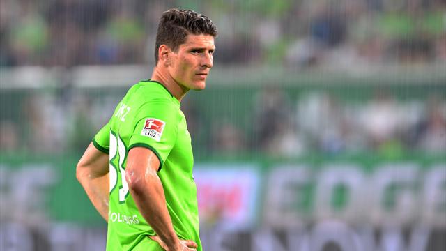 Mario Gomez'li Wolfsburg kümede kalmak için play-out oynayacak