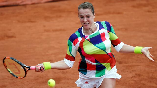 Павлюченкова обыграла Стосур и вышла во второй круг