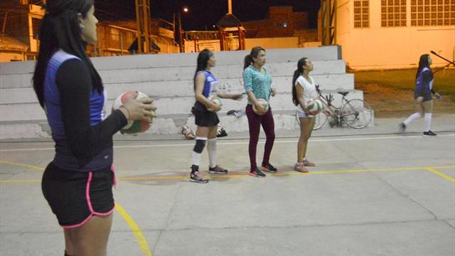 Transexuales colombianos buscan luz verde para jugar en un club femenino