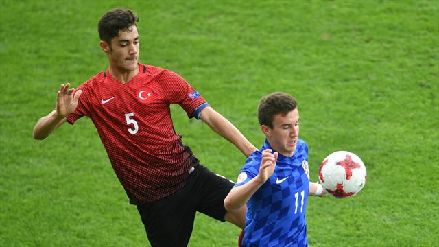 Ozan Muhammed Kabak, U-17'nin yıldızları arasında
