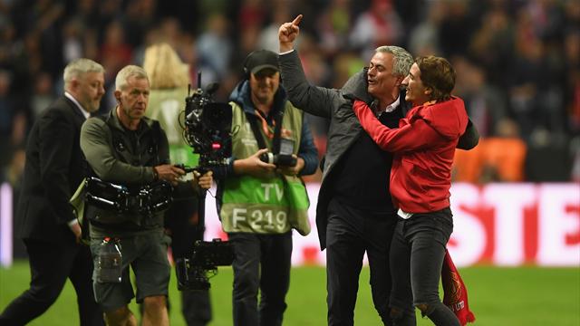 Mourinho: "Ci sono tanti poeti nel calcio ma i poeti non vincono i titoli"