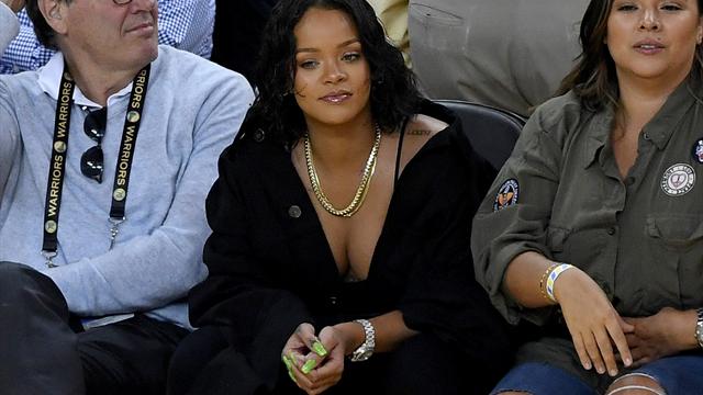 Hingucker! Rihanna stiehlt NBA-Stars die Show