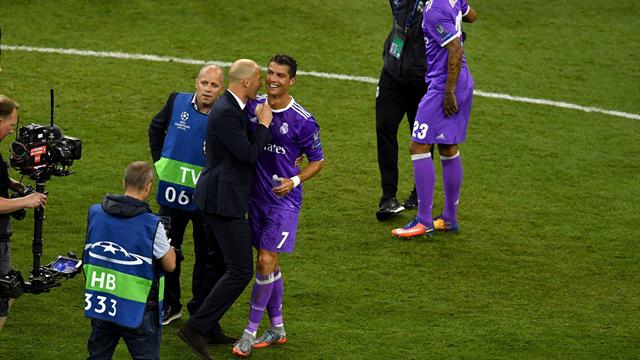 Marca: Зидан с Рамосом позвонили Роналду и попросили его остаться в «Реале»