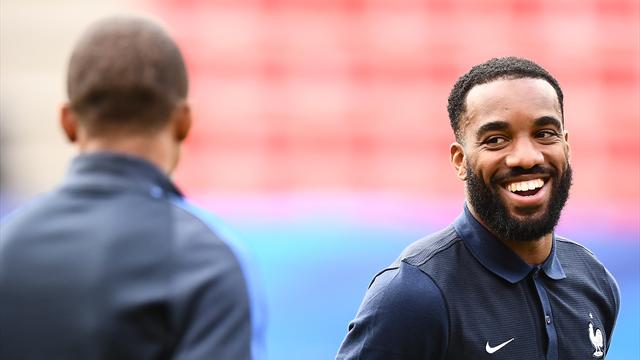 Ne pas jouer jusqu'en janvier pour rejoindre l'Atlético ? "Ce n'est pas exclu", assure Lacazette