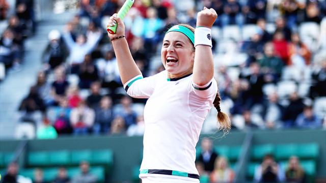 Teenager Ostapenko stuns Wozniacki to reach last four
