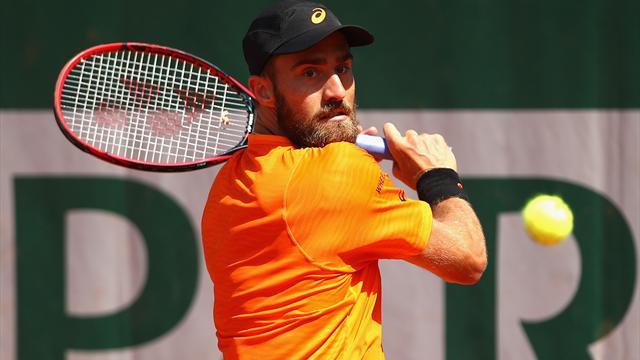 Johnson conserve son titre
