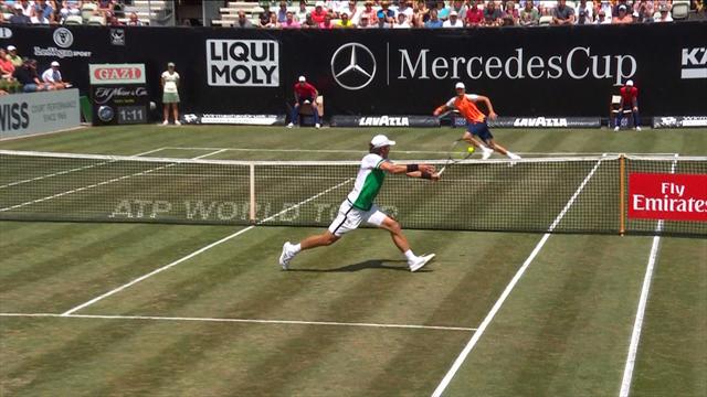 ATP Stuttgart, Hanfmann-Zverev: Con solvencia y autoridad 6-7 y 2-6 ATP Stuttgart, Hanfmann-Zverev: Con solvencia y autoridad 6-7 y 2-6