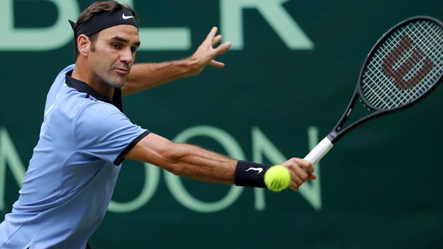 Roger Federer doblega a un combativo Khachanov y espera rival en la final de Halle 6-4 y 7-6(5)