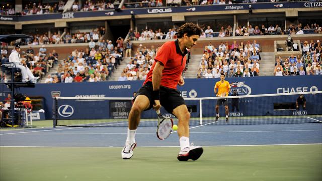 Il leggendario tweener di Federer nella semifinale 2009 con Djokovic Il leggendario tweener di Federer nella semifinale 2009 con Djokovic