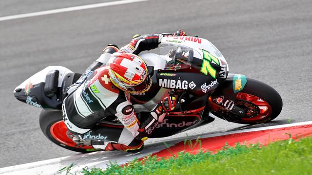 Ecatombe anche in Moto2: giù Morbidelli e Pasini, vince Aegerter davanti a Luthi