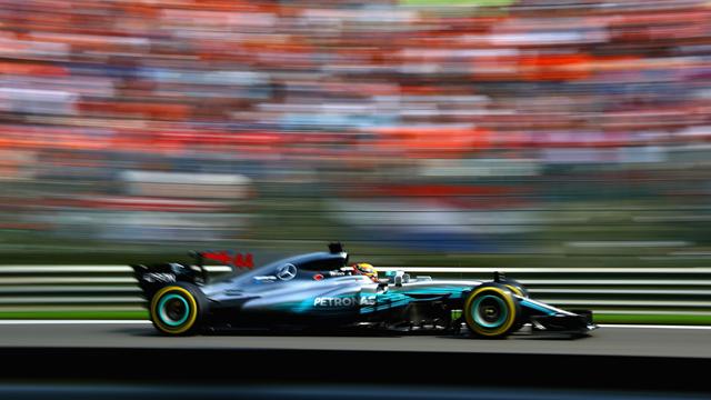 Hamilton fond à nouveau sur Vettel