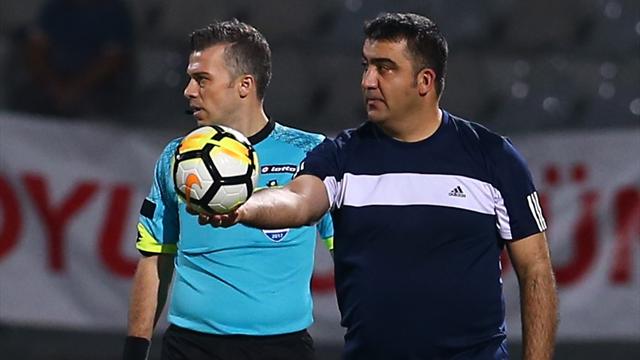 Ümit Özat, görevinden ayrıldı