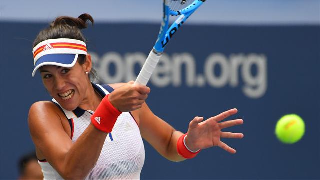 Garbiñe Muguruza versione Wimbledon; Petra Kvitova regola la Jankovic