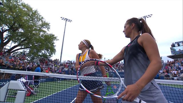 Balayée en deux petits sets, Ostapenko a lâché une poignée de main glaçante à Kasatkina Balayée en deux petits sets, Ostapenko a lâché une poignée de main glaçante à Kasatkina