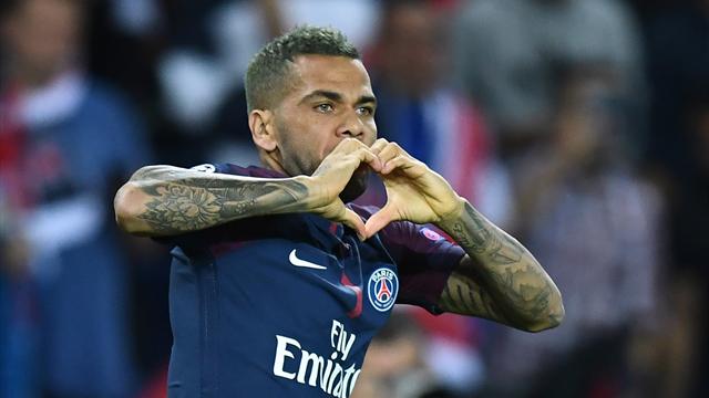 Dani Alves répond à la polémique : « Je suis très heureux où je suis »
