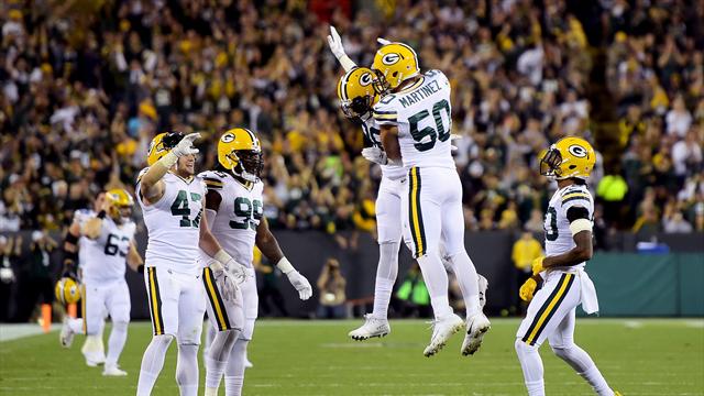 Banged-up Packers rout Bears 35-14