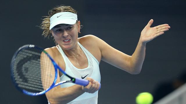 Sharapova se défait de Makarova et affrontera Halep en huitième