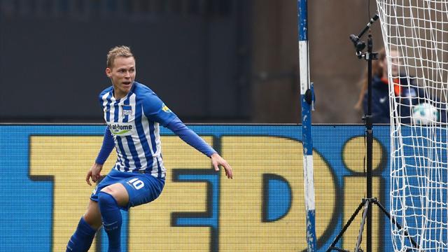 Hertha Berlin players kneel in solidarity with NFL