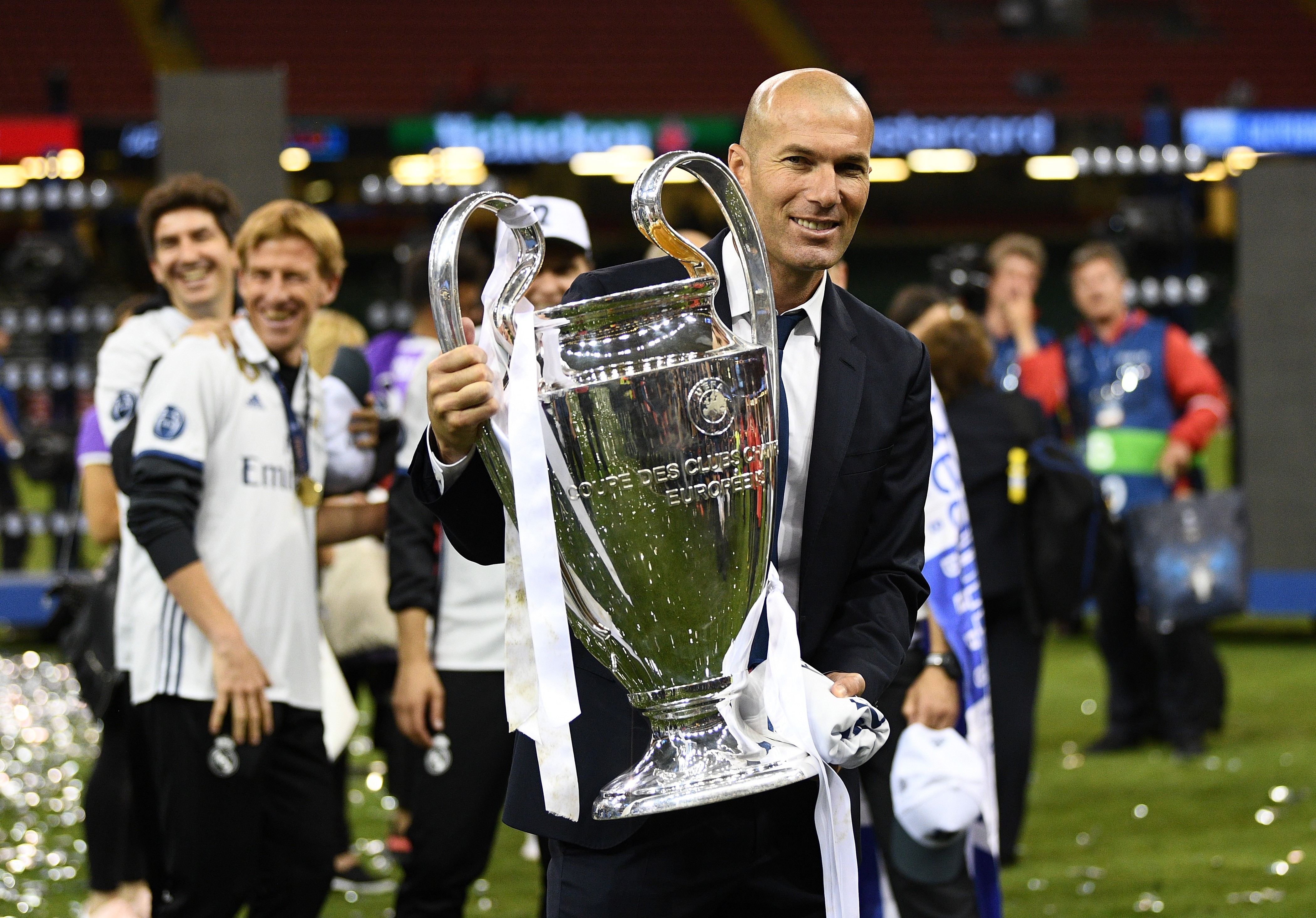 Zinedine Zidane festeggia la seconda Champions League consecutiva vinta in finale a Cardiff contro la Juventus