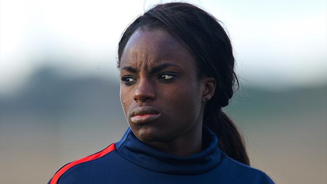 Eniola Aluko si ritira: “Grazie calcio per tutto quello che mi hai dato”