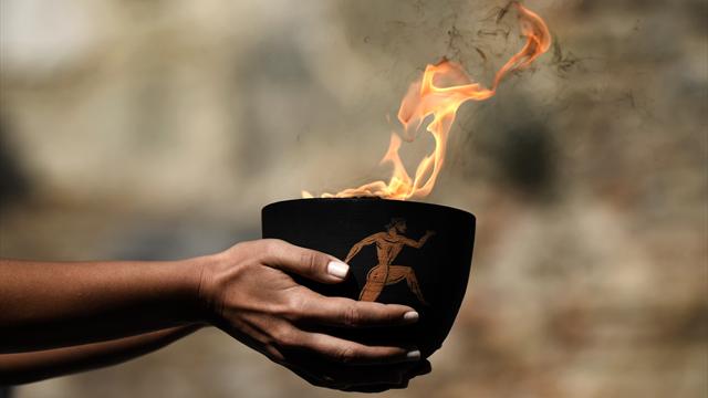 La Grèce transmet la flamme olympique aux organisateurs japonais sans public
