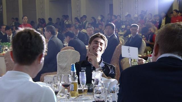 Mikel Landa bromea en la gala de la UCI gritando: "Free Landa!" Mikel Landa bromea en la gala de la UCI gritando: "Free Landa!"