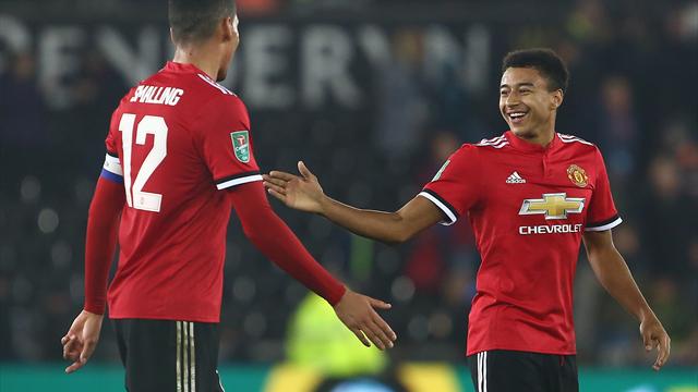 Lingard double sends United into quarter-finals