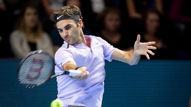 Federer, obligado a remontar para clasificar a semifinales en Basilea