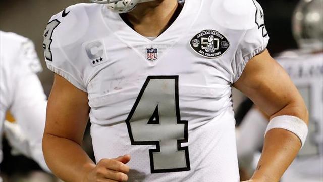 Carr lanza para 300 yardas en el triunfo de los Raiders