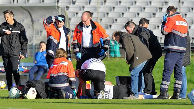 Skandalös! Sanitäter lassen schwer verletzten Spieler in Stich
