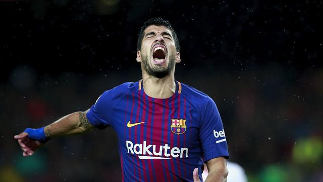 Quand Luis Suarez supplie l’arbitre de lui mettre un carton jaune