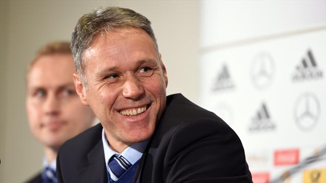 Van Basten va quitter son poste à la FIFA